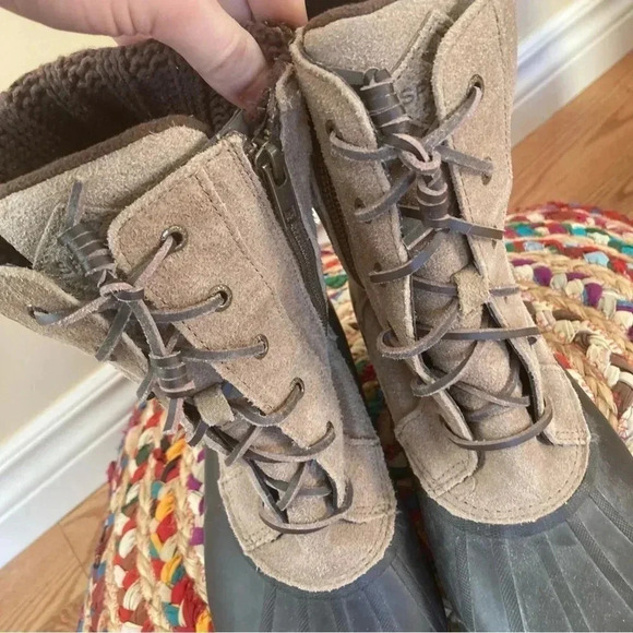 Sperry suede duck  lace boots - Picture 6 of 6